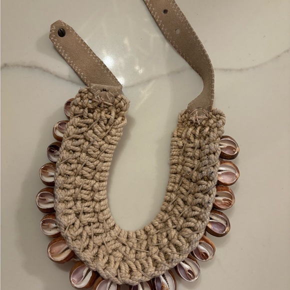 Twine and Twig Cowrie necklace - Picture 3 of 3